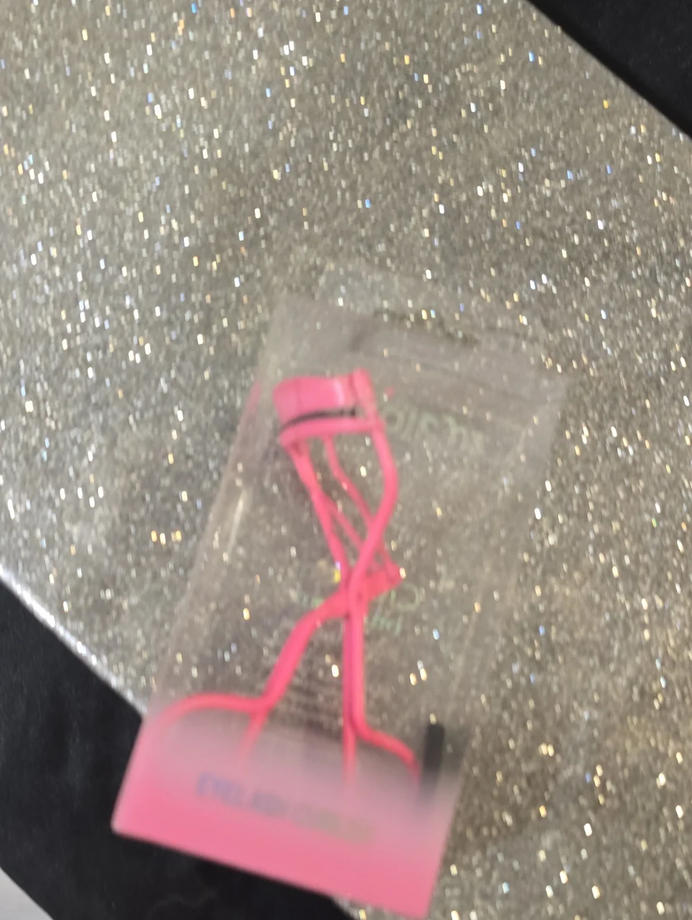 Beauty Creations Eyelash Curler- Hot Pink